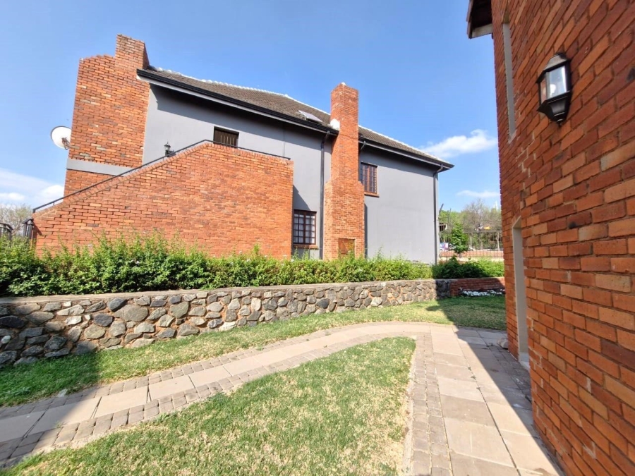 To Let 3 Bedroom Property for Rent in Meerhof North West